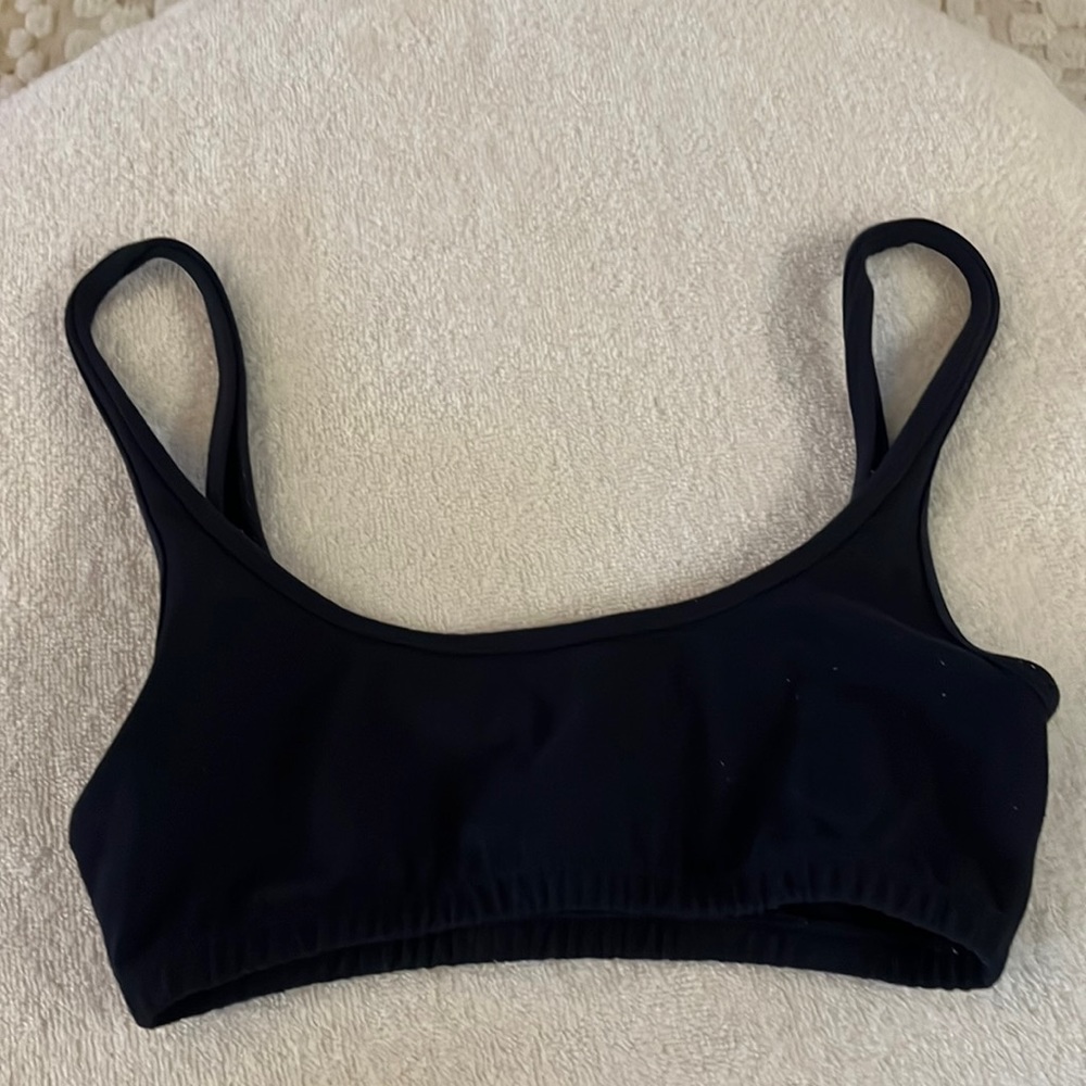 Aritzia bra
